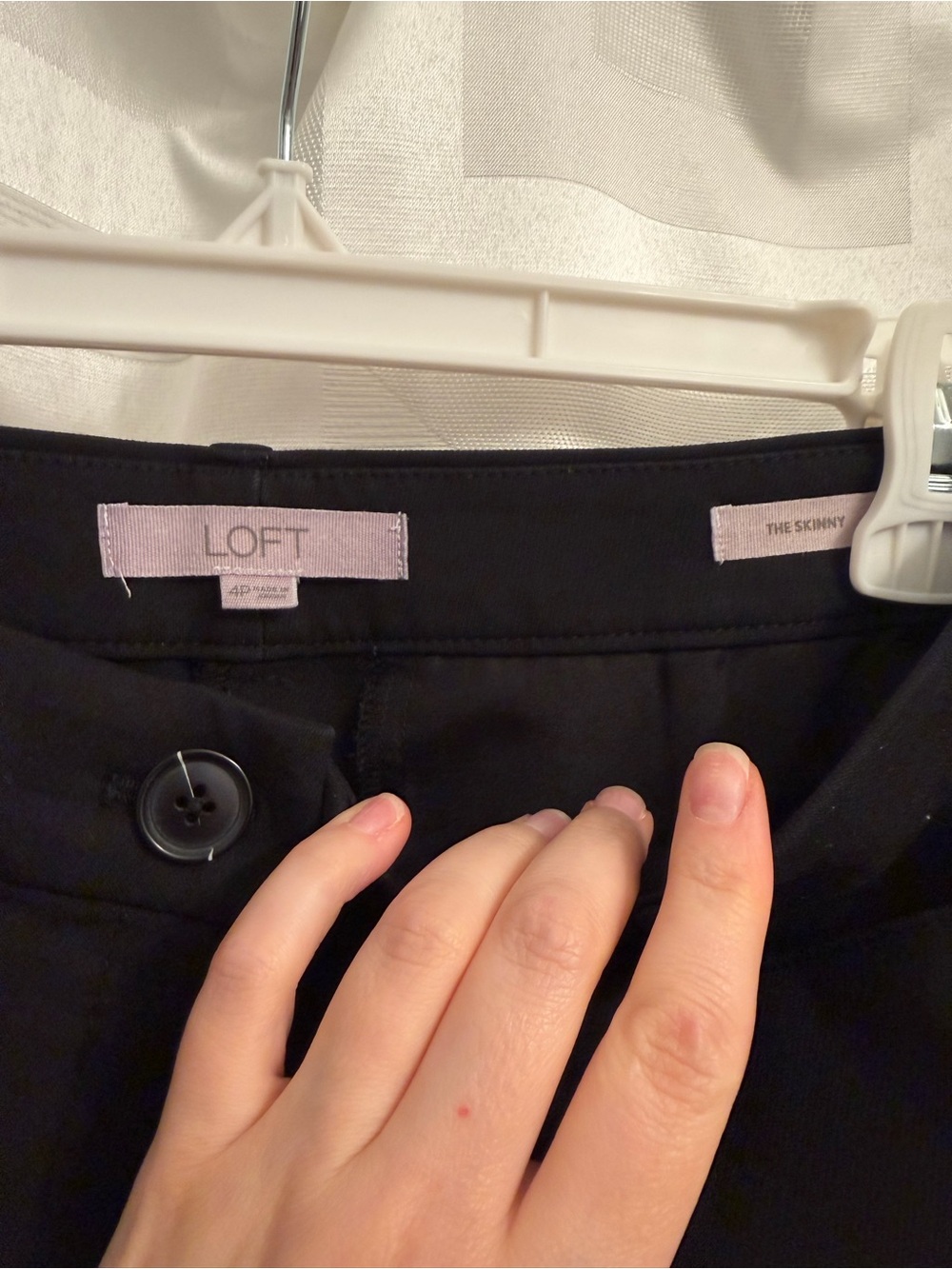 Loft Ann Taylor the Sutton skinny black work pants size 4 petite - Picture 3 of 4